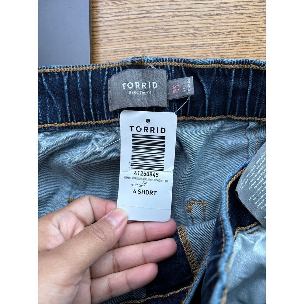 Torrid Weekend Boyfriend Mid Rise Jeans Size 6 Short Axis Pull On Drawstring NWT - Picture 6 of 9